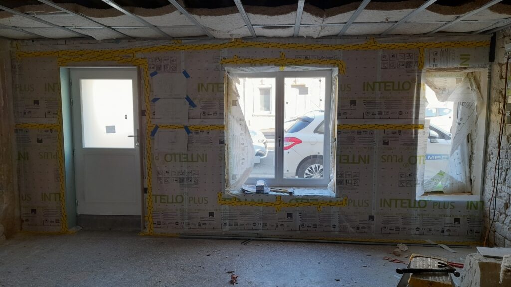 Rénovation BBC d'une maison en pierres à Bretteville-sur-Odon (14)